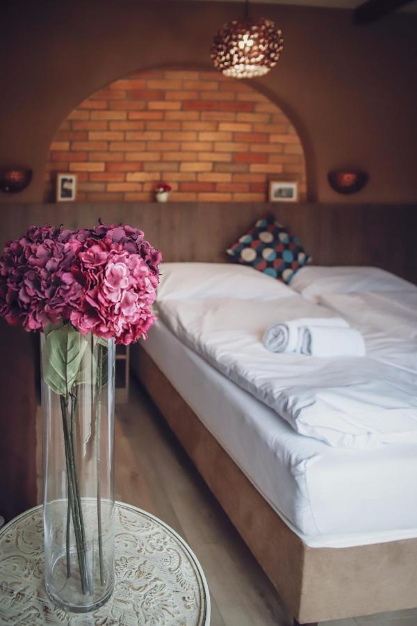 Dreko Panzio & Borbisztro Bed & Breakfast Győrújbarát Exterior foto