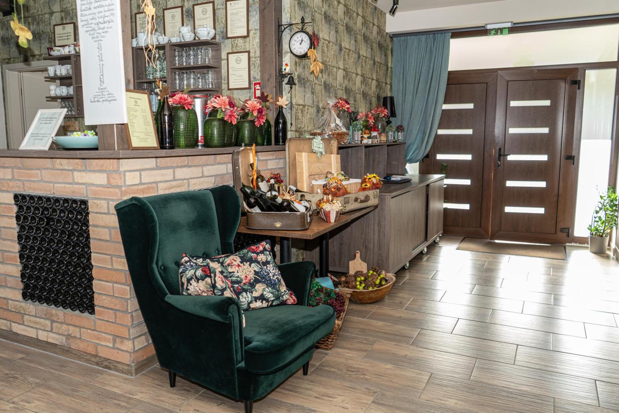 Dreko Panzio & Borbisztro Bed & Breakfast Győrújbarát Exterior foto
