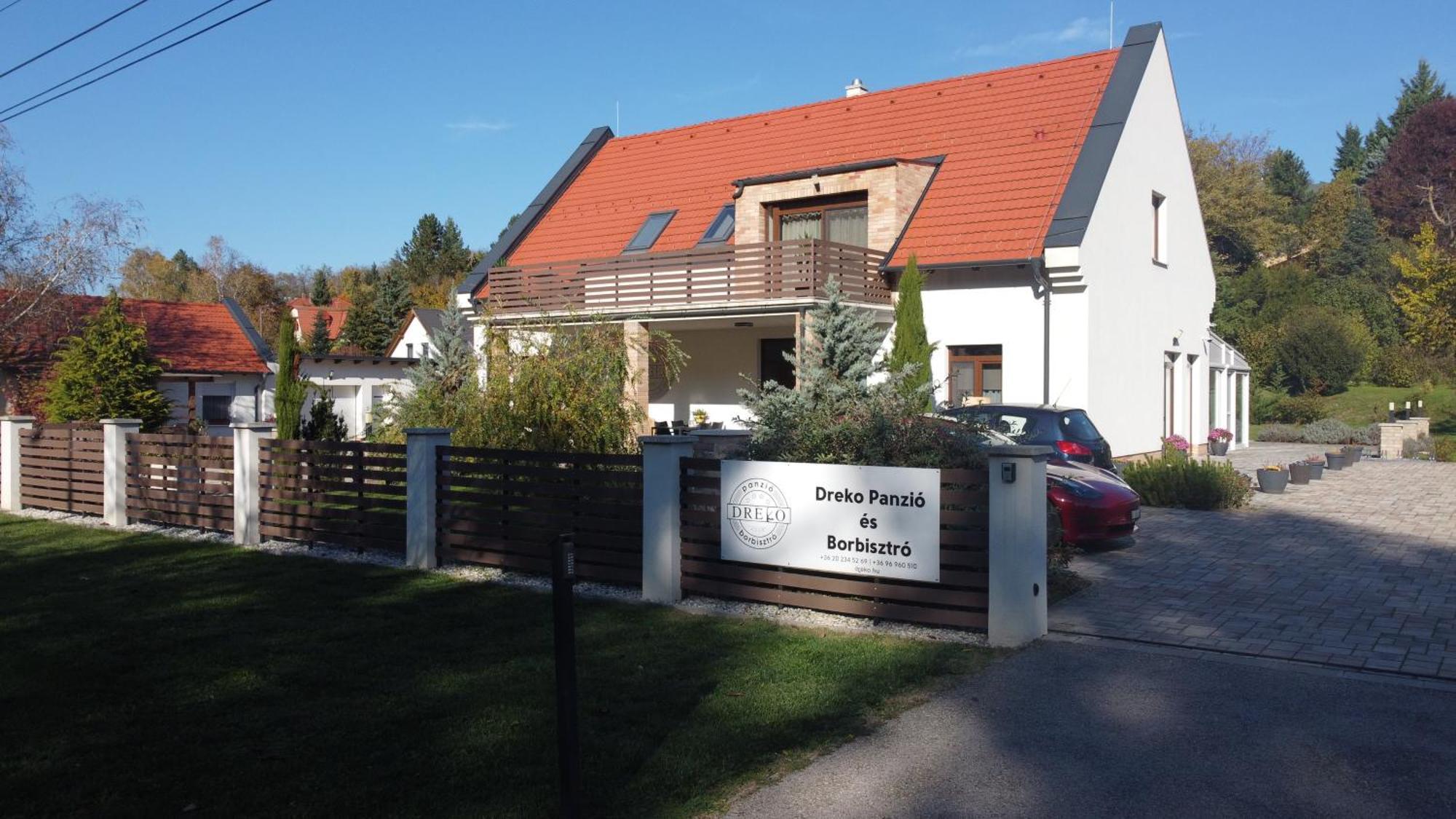 Dreko Panzio & Borbisztro Bed & Breakfast Győrújbarát Exterior foto