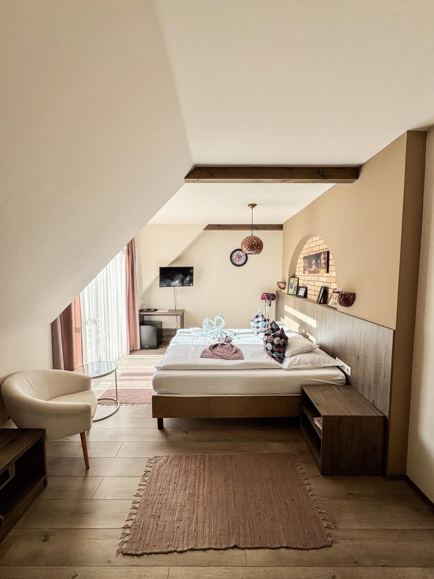 Dreko Panzio & Borbisztro Bed & Breakfast Győrújbarát Exterior foto