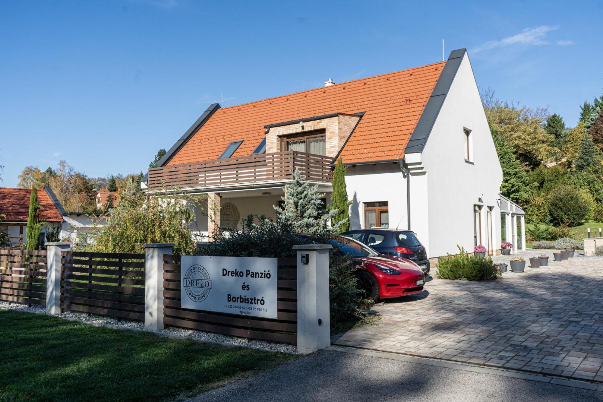 Dreko Panzio & Borbisztro Bed & Breakfast Győrújbarát Exterior foto